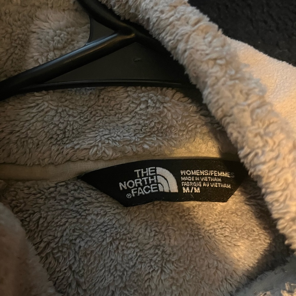 North face - Picture 4 of 4